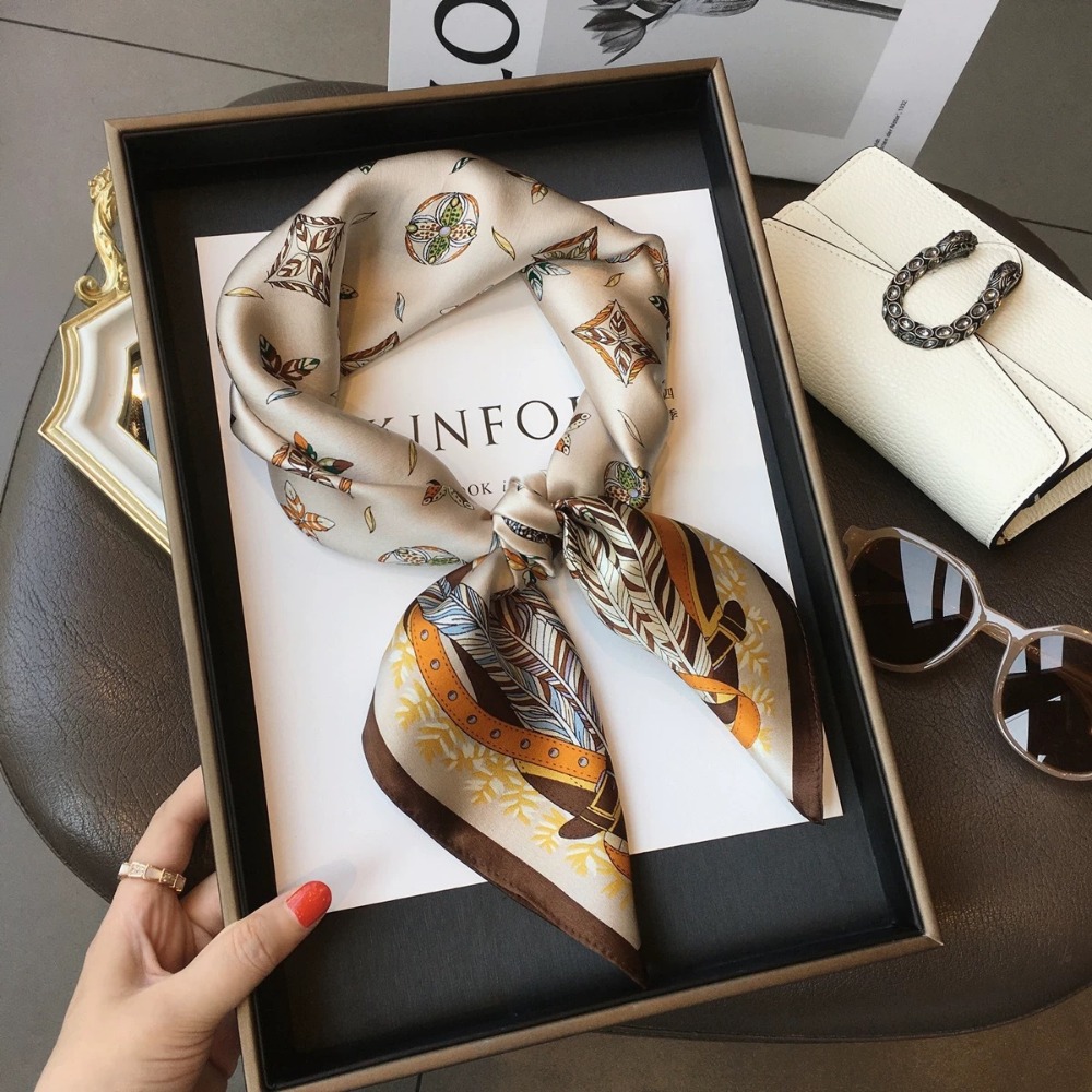 Fashion Satin Square Scarf for - Travel Accessories Deals avis et prix