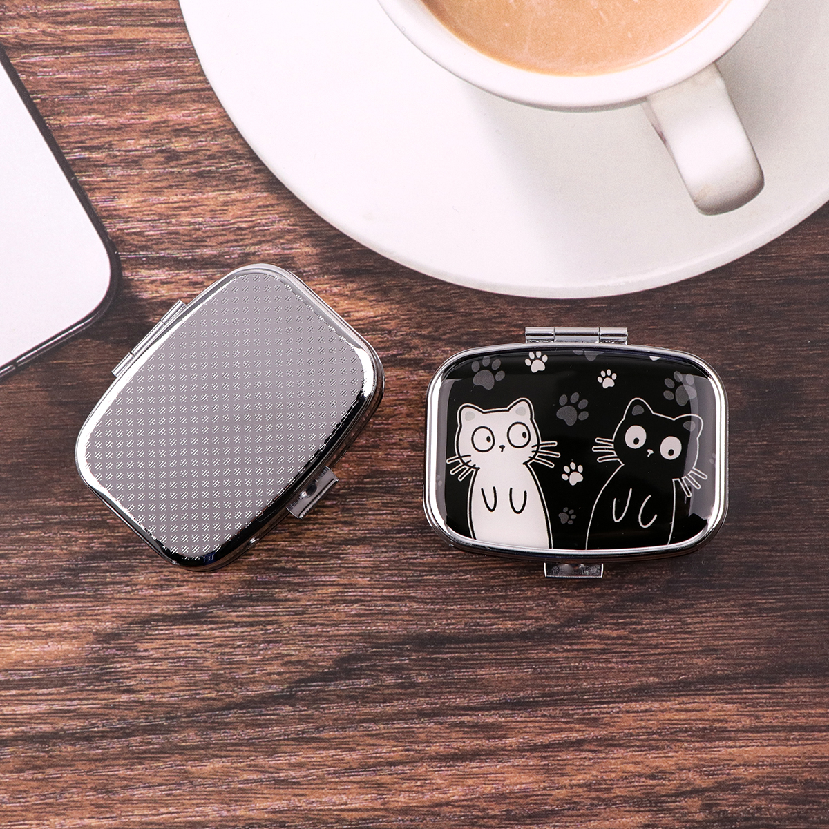 Cartoon Black And White Cat Tr - Travel Accessories Deals avis et prix